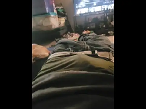 Snapshot of taterae chatting on 10/30/25, 07:25 taterae online show from 10/30/25, 07:25