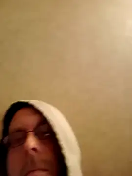 Snapshot of taterae chatting on 11/03/25, 02:51 taterae online show from 11/03/25, 02:51