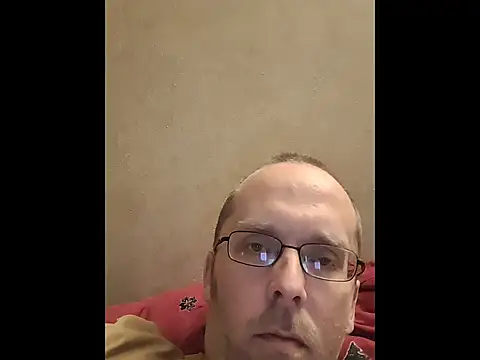 Snapshot of taterae chatting on 11/12/25, 07:09 taterae online show from 11/12/25, 07:09