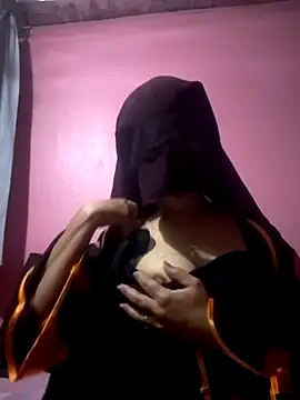 Snapshot of -Zomord chatting on 02/18/25, 08:47 -Zomord online show from 02/18/25, 08:47