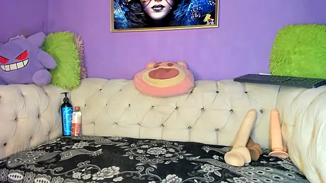 amydelahozgomez online show from 10/10/25, 12:31