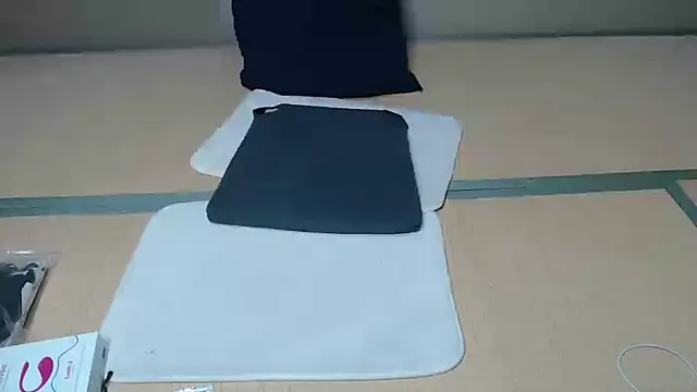 mika33556 online show from 03/12/25, 09:23