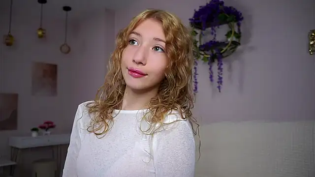 SunnivaCovil online show from 10/25/25, 01:51