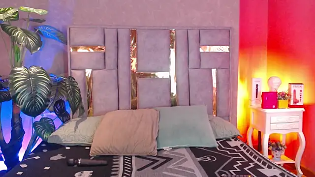 Tyla Ks online show from 09/16/25, 07:37