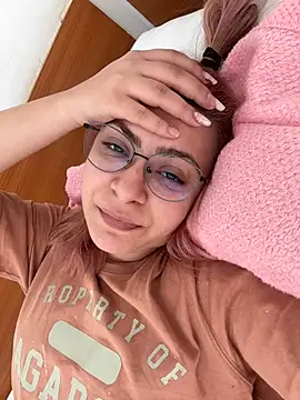 Snapshot of KittieHallo chatting on 02/22/25, 01:13 KittieHallo online show from 02/22/25, 01:13