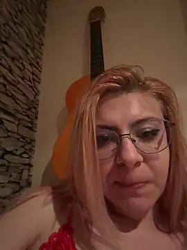 Snapshot of KittieHallo chatting on 02/27/25, 03:37 KittieHallo online show from 02/27/25, 03:37