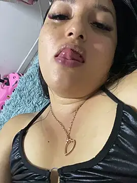 Snapshot of tu-bebitaa chatting on 03/15/25, 07:42 tu-bebitaa online show from 03/15/25, 07:42