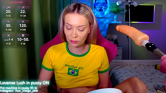 Snapshot of Margony chatting on 10/31/25, 04:02 Margony online show from 10/31/25, 04:02