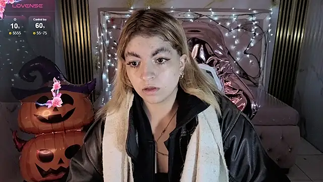 lili conor s online show from 10/28/25, 04:05