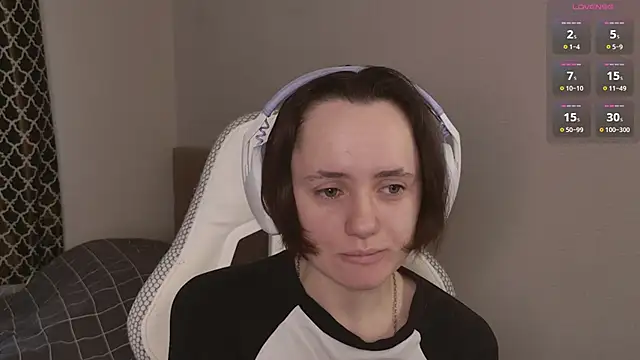 Luna Loveee online show from 04/07/26, 04:02