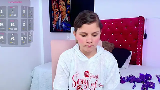 ValeAmayaa online show from 10/06/25, 09:01