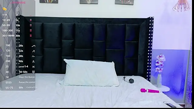 innocenthazel online show from 09/15/25, 12:54