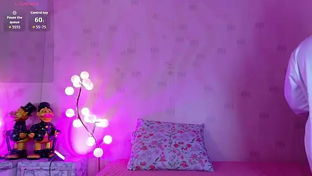 innocenthazel online show from 04/17/26, 02:58