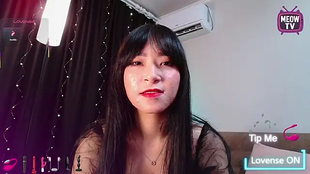 Snapshot of miyakimi0101 chatting on 09/12/25, 12:33 miyakimi0101 online show from 09/12/25, 12:33