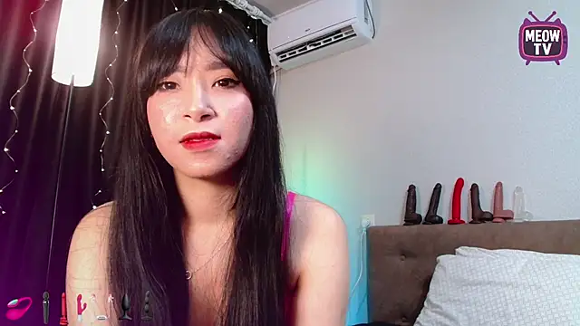 Snapshot of miyakimi0101 chatting on 09/23/25, 12:35 miyakimi0101 online show from 09/23/25, 12:35