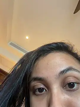 Lucia Brown  online show from 04/08/26, 10:32