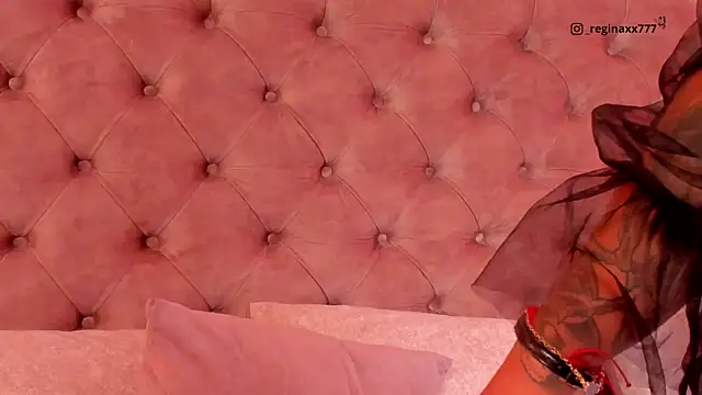 regina noctixx online show from 11/25/25, 11:16