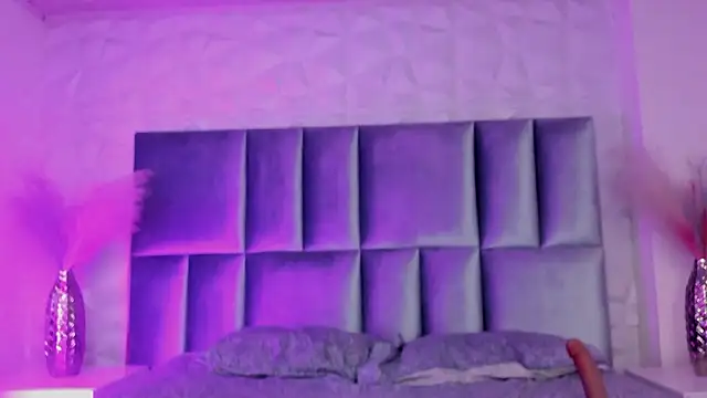 Selene bennet online show from 03/28/26, 03:50