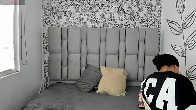 Natasha rose   online show from 10/16/25, 07:15