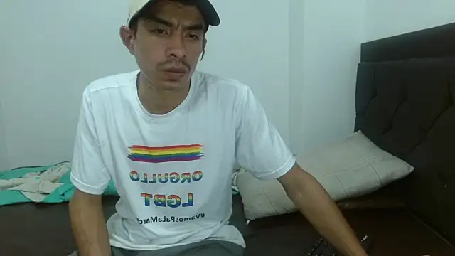 Snapshot of jhonny_k chatting on 02/19/26, 03:35 jhonny k online show from 02/19/26, 03:35