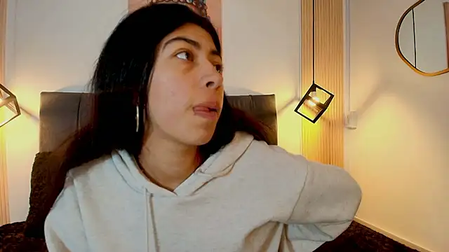 Cassie bloom online show from 01/08/26, 07:38