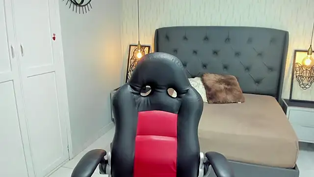 MEGANZARICK online show from 10/23/25, 07:56