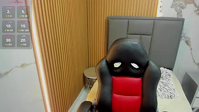 MEGANZARICK online show from 11/11/25, 02:33