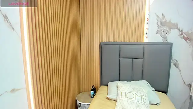 MEGANZARICK online show from 11/20/25, 03:07