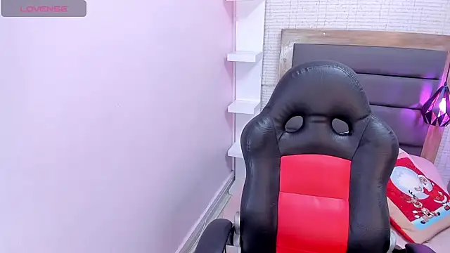 MEGANZARICK online show from 12/19/25, 03:02