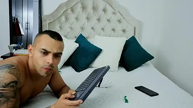 Bastiandelux online show from 10/09/25, 11:36