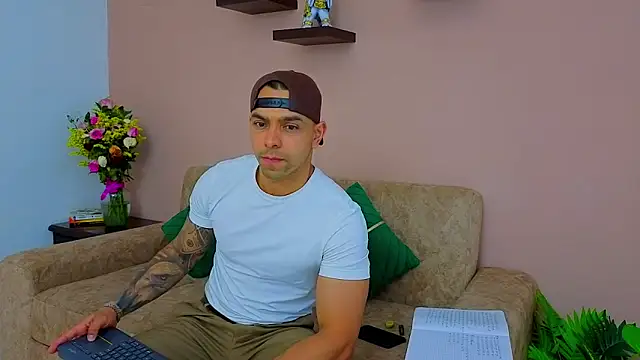 Bastiandelux online show from 04/13/26, 10:04