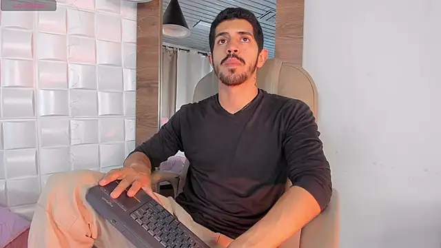 AlejandroStormm online show from 02/08/26, 03:32