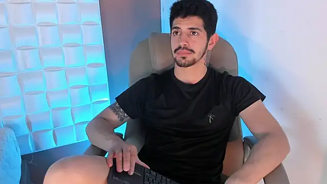 Snapshot of AlejandroStormm chatting on 07/23/26, 05:16 AlejandroStormm online show from 07/23/26, 05:16