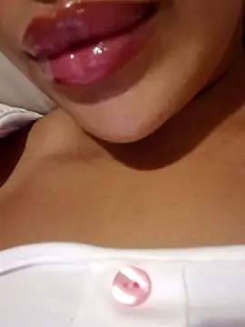 Sexlove1xo online show from 09/25/25, 12:03