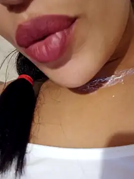 Sexlove1xo online show from 11/06/25, 03:24