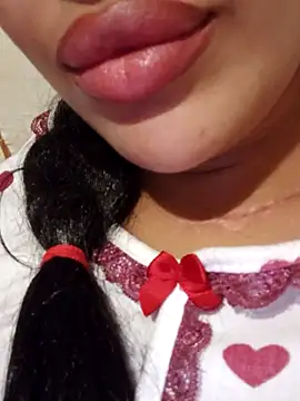 Sexlove1xo online show from 11/11/25, 02:00