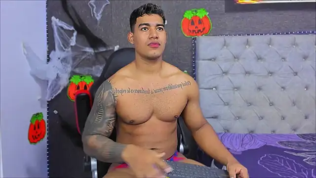 luigi hot  online show from 10/24/25, 11:39