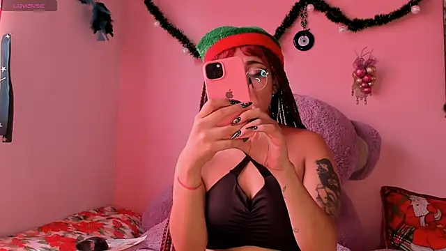 Maddy Jhonsson online show from 12/20/25, 04:47