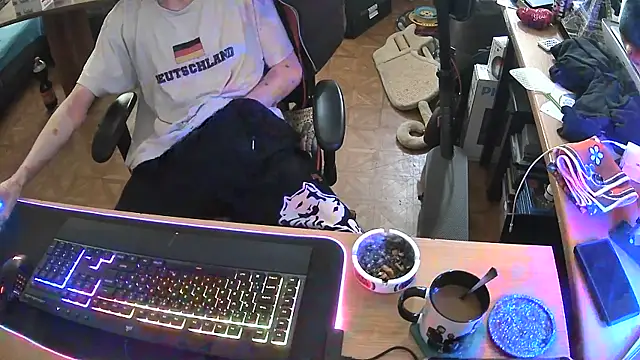 Snapshot of DerGeileLoveboy chatting on 03/12/26, 01:17 DerGeileLoveboy online show from 03/12/26, 01:17