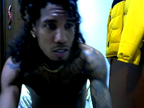 Snapshot of LaurentBrown chatting on 02/21/25, 04:40 LaurentBrown online show from 02/21/25, 04:40