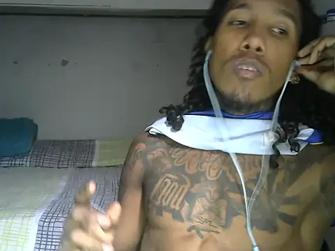 Snapshot of LaurentBrown chatting on 10/29/25, 06:09 LaurentBrown online show from 10/29/25, 06:09