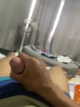 Erickhotddjots online show from 07/16/26, 11:44