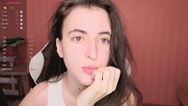 Snapshot of reaiss chatting on 10/05/25, 03:49 reaiss online show from 10/05/25, 03:49