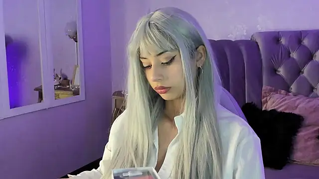 Seren Bleck online show from 09/17/25, 03:19