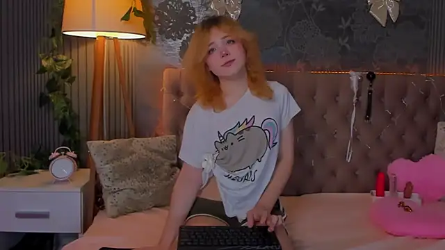 EmilyAngells online show from 12/22/25, 06:43