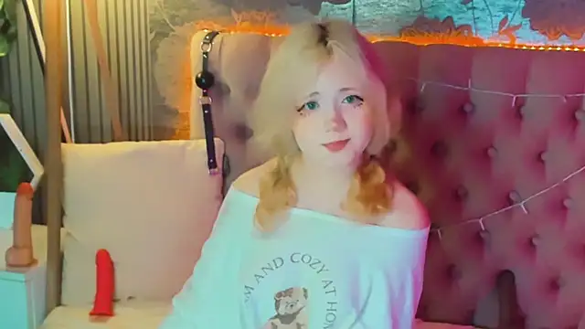 EmilyAngells online show from 06/30/26, 06:14