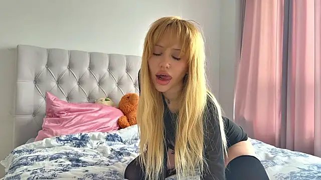  BunnyDollStella  online show from 04/10/26, 07:02