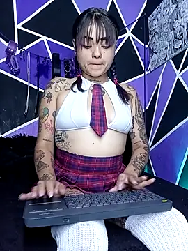 ChloeAllennn online show from 09/16/25, 11:44