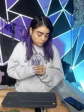 ChloeAllennn online show from 09/18/25, 11:34