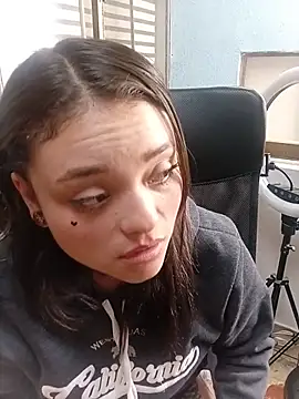 ChloeAllennn online show from 05/19/26, 02:01